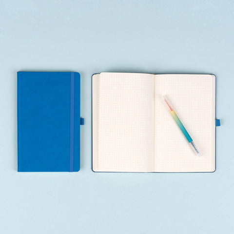 Notizbuch Blau, gepunktet, 13 × 21 cm