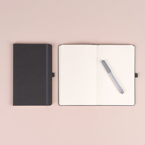 Notizbuch Grau, gepunktet, 13 × 21 cm