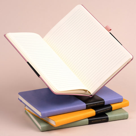 Notizbuch Lila, liniert, 13 × 21 cm