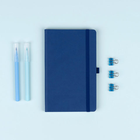 Notizbuch Dunkelblau, liniert, 13 × 21 cm