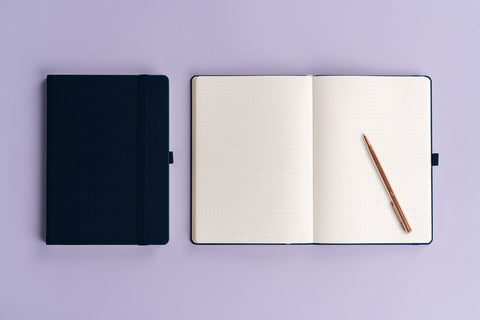 Notizbuch Balacron, dunkelblau, gepunktet, 15 x 21 cm