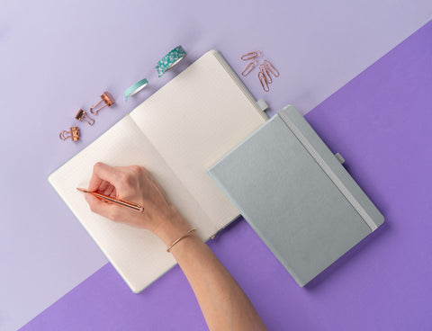 Notizbuch Balacron, silber, gepunktet, 15 x 21 cm